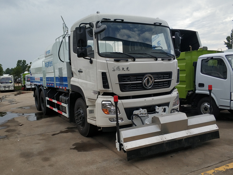 東風(fēng)天龍后雙橋路面清洗車